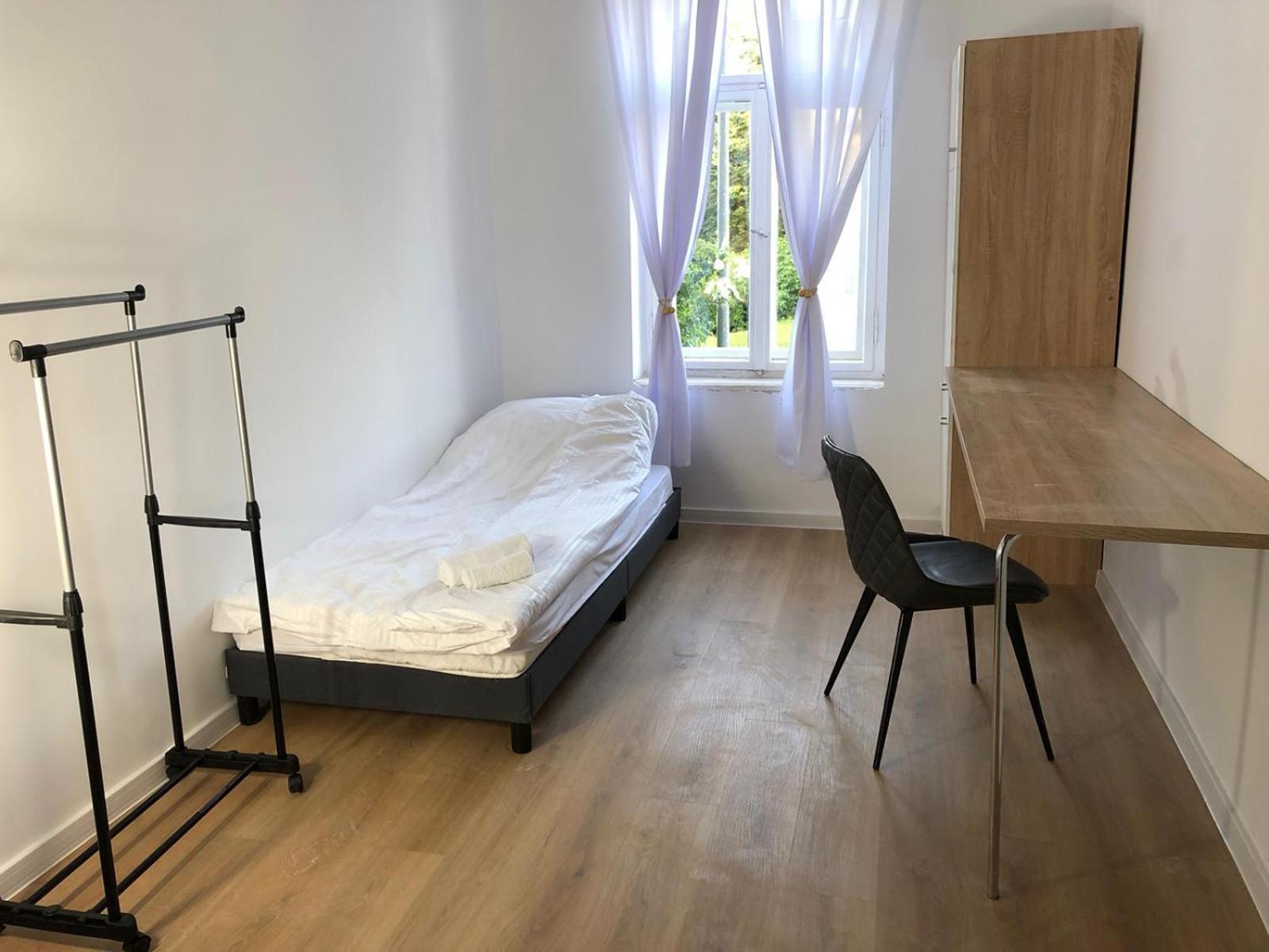 Volkshaus Hbf Wg & Serviced Apartments Zittau Bagian luar foto